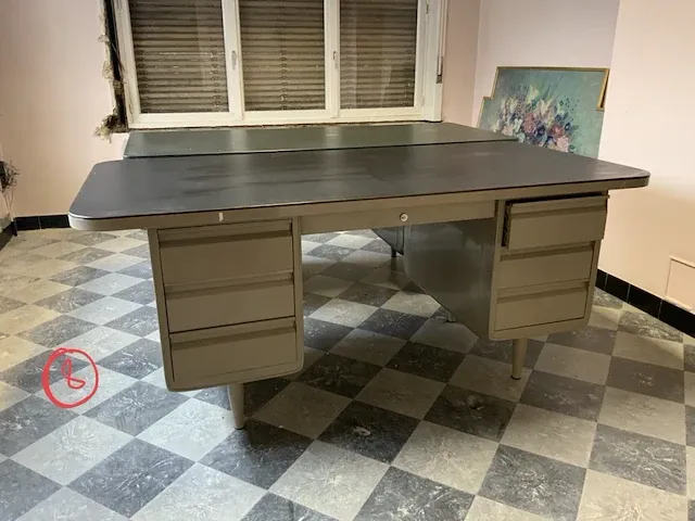 Vintage stalen bureau - merk acior - afbeelding 1 van  3