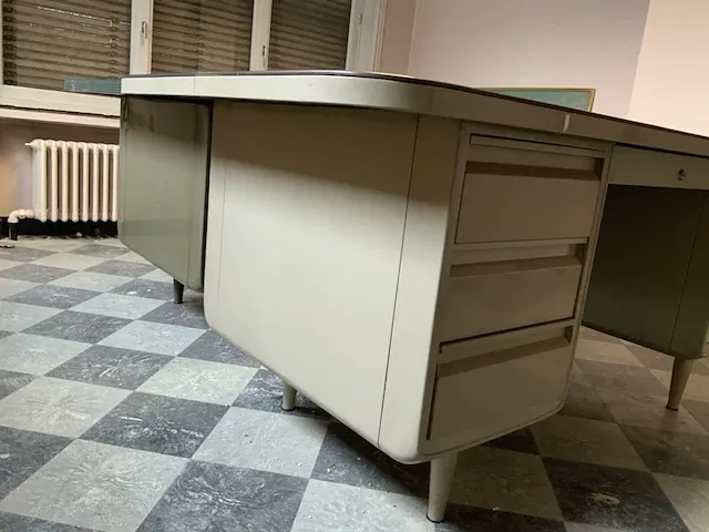 Vintage stalen bureau - merk acior - afbeelding 2 van  3