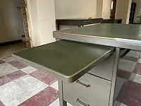 Vintage stalen bureau - merk acior - afbeelding 3 van  6