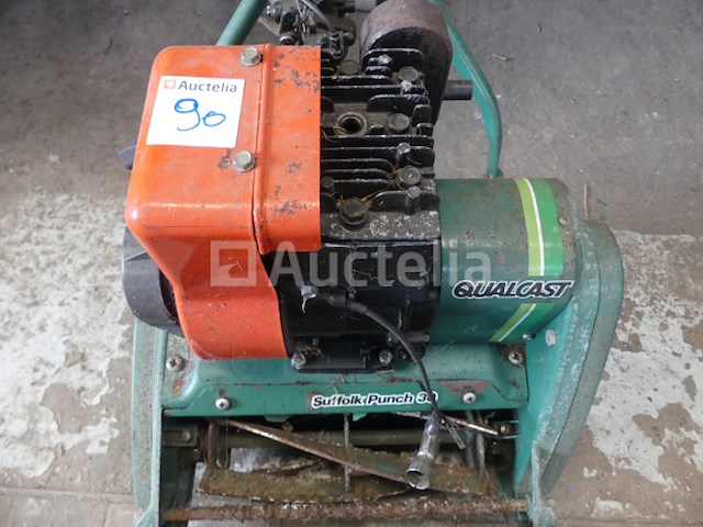 Vintage suffolk punch 30 qualcast grasmaaier met roller - afbeelding 1 van  6