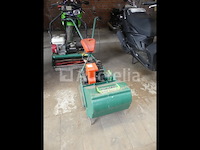 Vintage suffolk punch 30 qualcast grasmaaier met roller - afbeelding 2 van  6