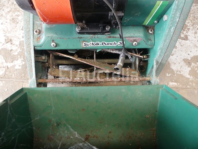 Vintage suffolk punch 30 qualcast grasmaaier met roller - afbeelding 4 van  6