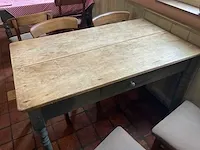 Vintage tafel met stoelen - afbeelding 3 van  8