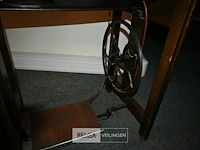 Vintage tafel voor naaichine - afbeelding 3 van  5