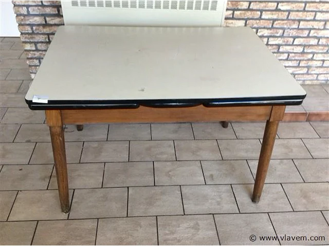 Vintage tafel - afbeelding 1 van  2