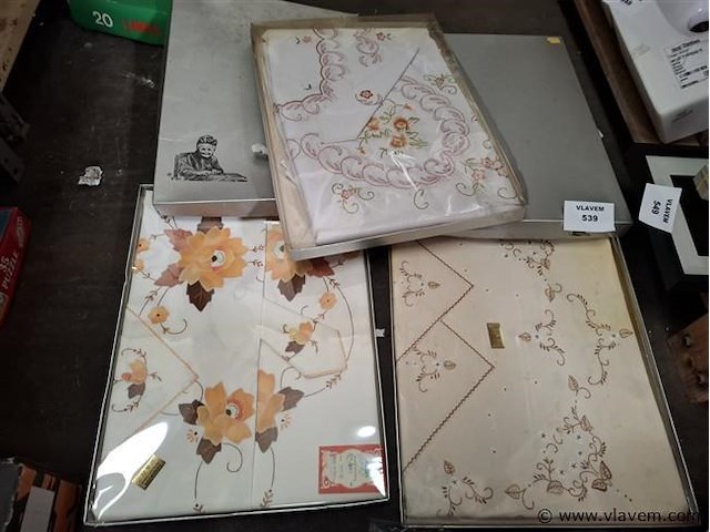 Vintage tafellakens - afbeelding 1 van  2