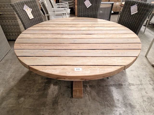 Vintage teak tuintafel pinto met brede balken - afbeelding 2 van  4