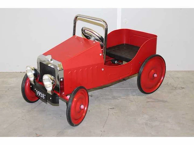 Vintage trapauto - afbeelding 1 van  3