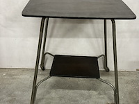 Vintage tv-tafel of mediaconsol met industrieel onderstel op wielen - afbeelding 1 van  3