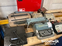 Vintage typmachines - afbeelding 1 van  8