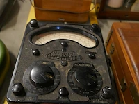 Vintage voltmeters - 2 stuks - afbeelding 1 van  3