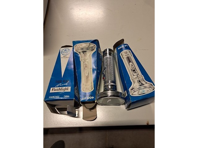 Vintage zaklampen 4 x in originele doos ( 190 mm ) zonder batt - afbeelding 5 van  5