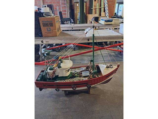Vissersboot ( l 460mm h 390mm b 160mm ) - afbeelding 1 van  6