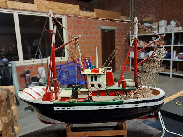 Vissersboot - afbeelding 2 van  4