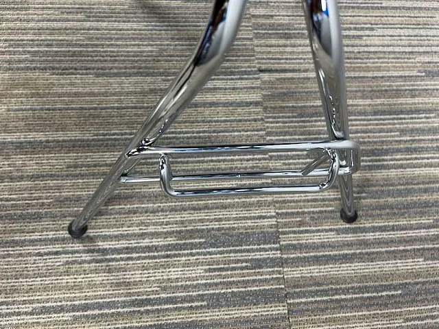 Vitra eames dss plastic chair zwart - afbeelding 4 van  6