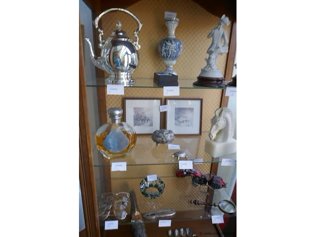 Vitrine kast - afbeelding 2 van  3