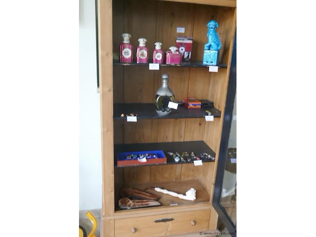 Vitrine kast - afbeelding 1 van  2