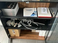 Vitrinekast met inhoud - afbeelding 3 van  4
