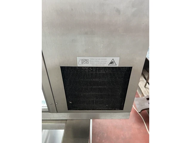 Vitrinekoeler op rvs tafel - afbeelding 4 van  5