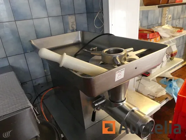 Vleesmolen met tafel ondersteuning in roestvrij staal matton - afbeelding 4 van  11