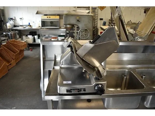Vleessnijmachine berkel 800s - afbeelding 1 van  7