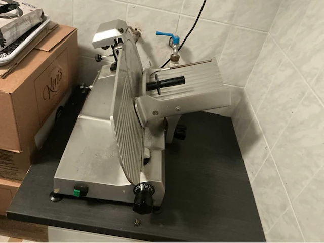 Vleessnijmachine general machines 300 overige vleesverwerking - afbeelding 3 van  4