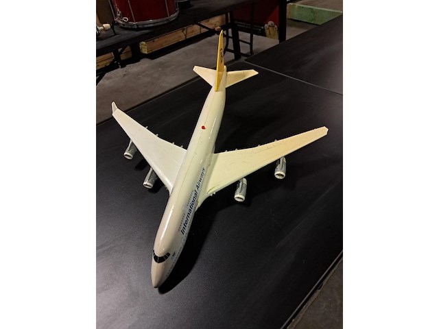 Vliegtuig international airways - afbeelding 1 van  3