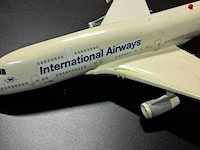 Vliegtuig international airways - afbeelding 2 van  3