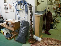 Vloerlamp in hout - afbeelding 1 van  1