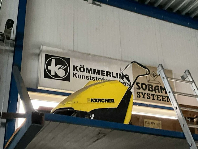 Vloerreiniger kärcher ksm 700 bat - afbeelding 1 van  8