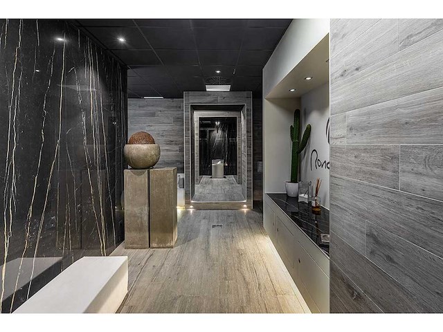 Vloertegel 48,96m² thunder gold glanzend 60x120cm gelijkgereguleerd - afbeelding 1 van  6