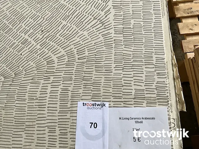 Vloertegel circa 2 m2. - afbeelding 2 van  2
