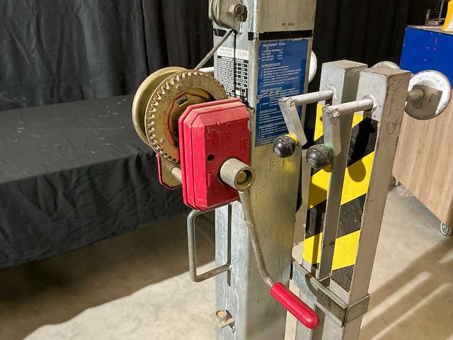 Vmb - te-074 - contractor lift - - afbeelding 2 van  5