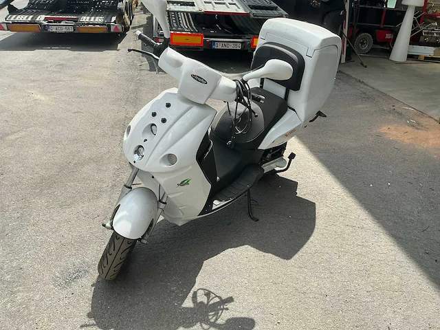 Vmoto 120l-d e-scooter - afbeelding 1 van  7