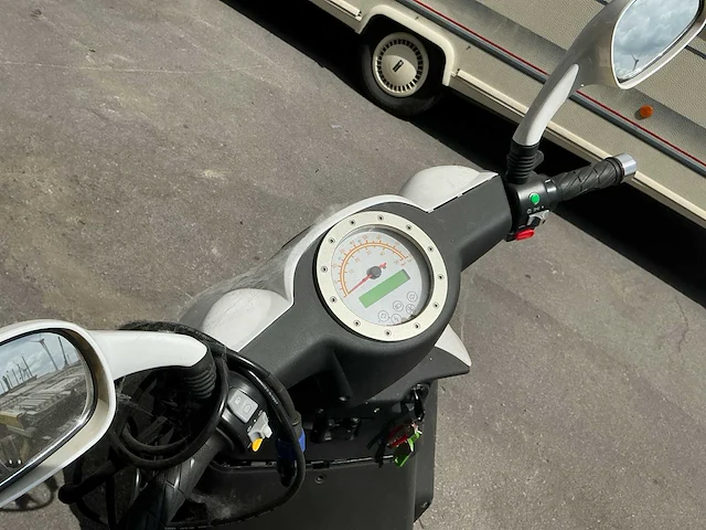 Vmoto 120l-d e-scooter - afbeelding 7 van  7