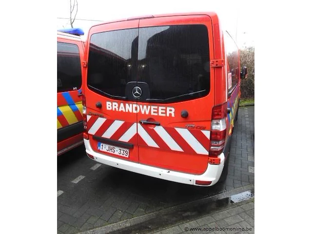 Voertuig meerdere doeleinden mercedes sprinter 315cdi,diesel,2148cm³,110kw,1e inschr 17/05/10, wdb9067331s440675,km ng (vlgs laatste keuring dd 06/11/24: 144.419km),co²-uitstoot ng,euro4,kenteken i+ii,gelijkvormigheidsattest, keuring tot 26/5/25, 2sleutels - afbeelding 11 van  13