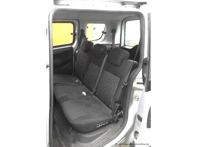 Voertuig meerdere doeleinden opel combo,diesel,1598cm³,77kw,1e inschr 27/3/14, w0l6ayd1be9544156, 92701km,co²-uitstoot 145g/km,euro5b,kenteken i, gelijkvormigheidsattest, keuring beperkt geldig tot 13/12/24,2sleutels - afbeelding 11 van  15