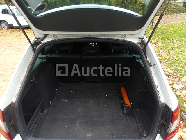 Voertuig skoda octavia combi rs (2018-228.610 km) - afbeelding 1 van  31