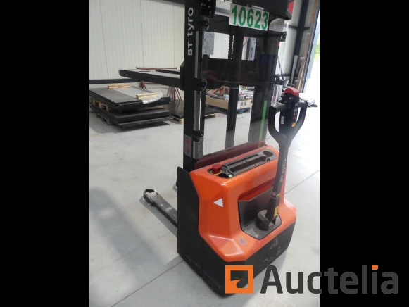 Voertuigen, stapelaars, generatoren, handgereedschap