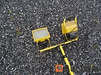 Voet met 2 lamps halogeen bouwplaats - afbeelding 1 van  5