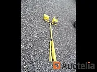 Voet met 2 lamps halogeen bouwplaats - afbeelding 2 van  5