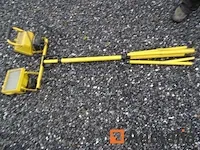 Voet met 2 lamps halogeen bouwplaats - afbeelding 5 van  5