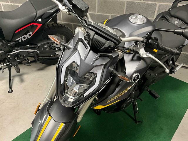 Voge 525r motorfiets - afbeelding 11 van  14