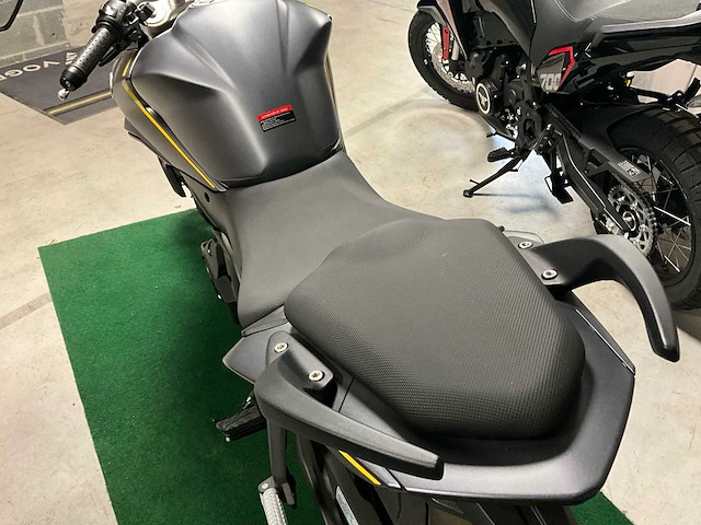 Voge 525r motorfiets - afbeelding 14 van  14