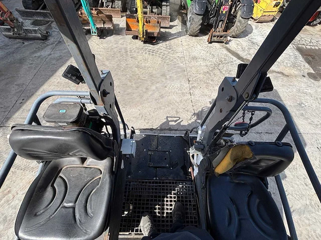 Vogele - 2010 - super 1303-2 - asfalteermachine - afbeelding 10 van  12