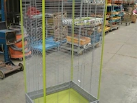 Vogelkooi zonder dak