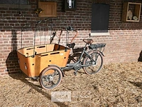 Vogue bakfiets op batterij met oplader
