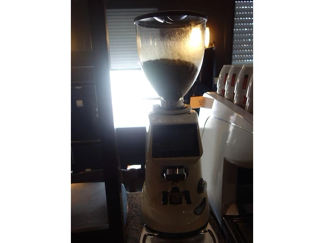Volautomatische koffiemachine simonelli - afbeelding 3 van  6