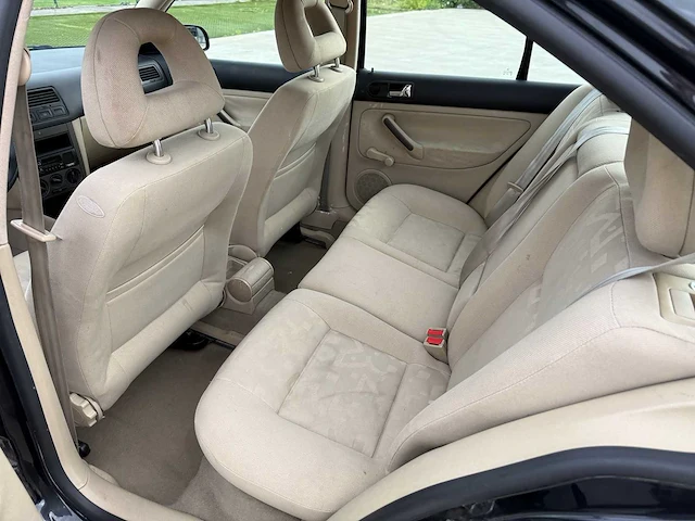 Volkswagen - 2000 - bora - personenauto - afbeelding 7 van  26