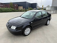 Volkswagen - 2000 - bora - personenauto - afbeelding 1 van  26